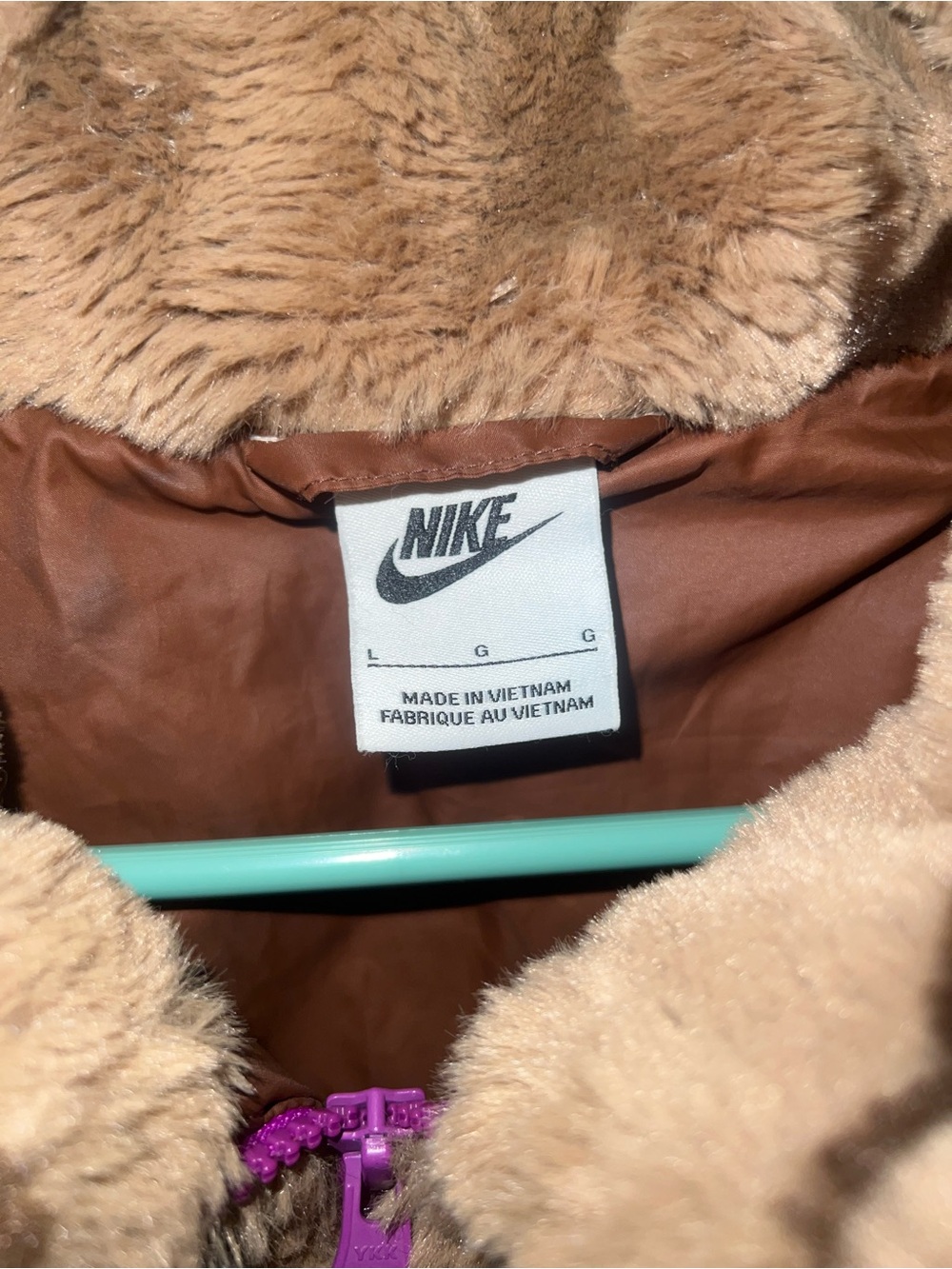 Nike Women's Sportswear AOP Faux Fur Jacket - Picture 2 of 7